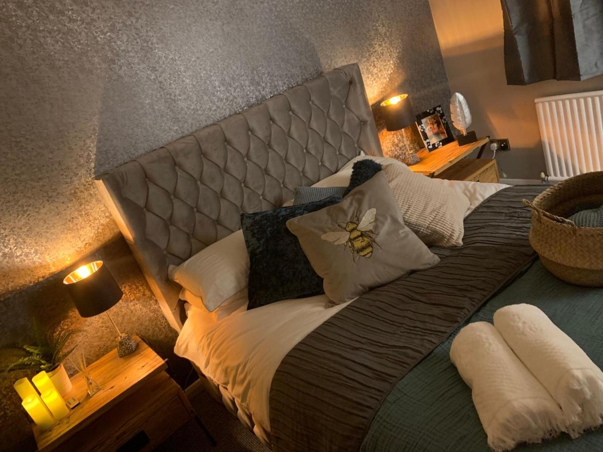 Shore Lodge. 4 Bed Bungalow Only Mtrs From The Beach. Sleeps 8 Sutton-on-Sea Exterior photo