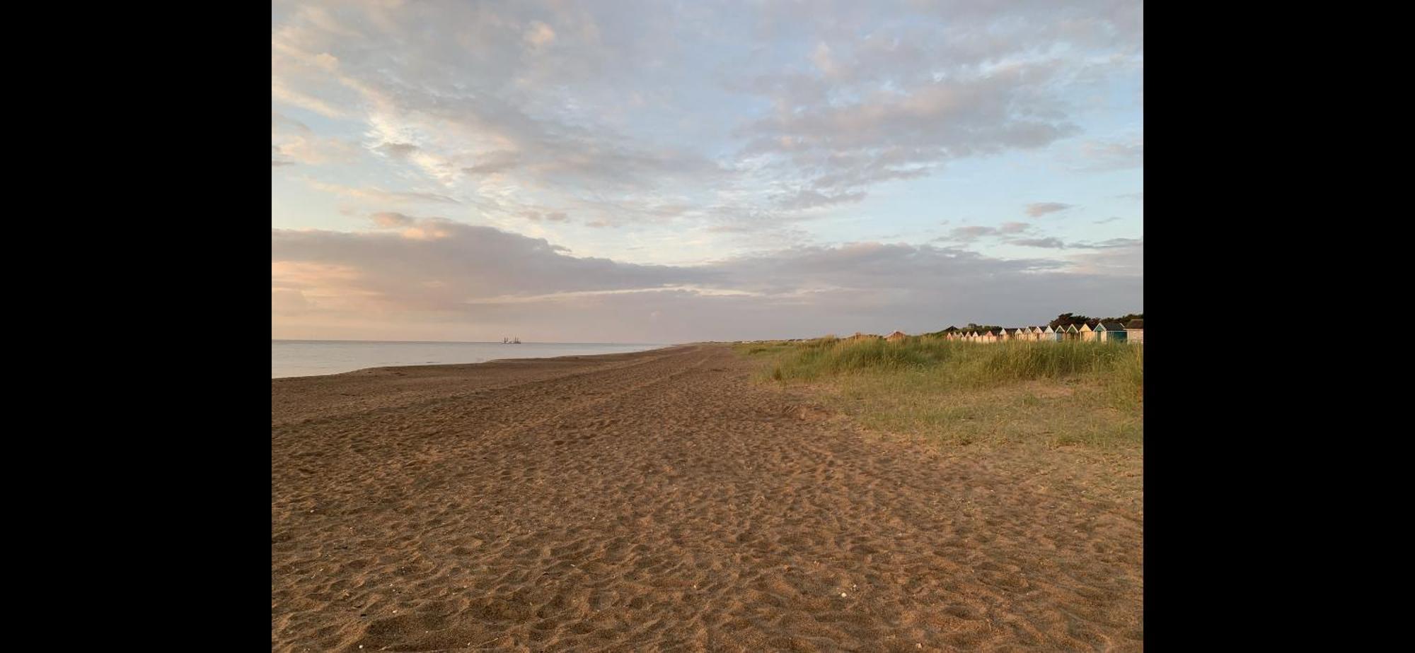 Shore Lodge. 4 Bed Bungalow Only Mtrs From The Beach. Sleeps 8 Sutton-on-Sea Exterior photo